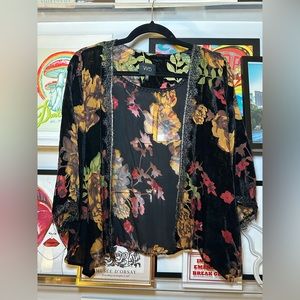 W5 floral velvet kimono